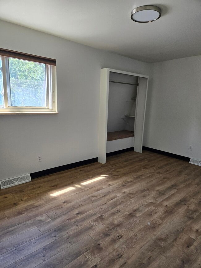 Bright master bedroom - 2751 Leisure Dr