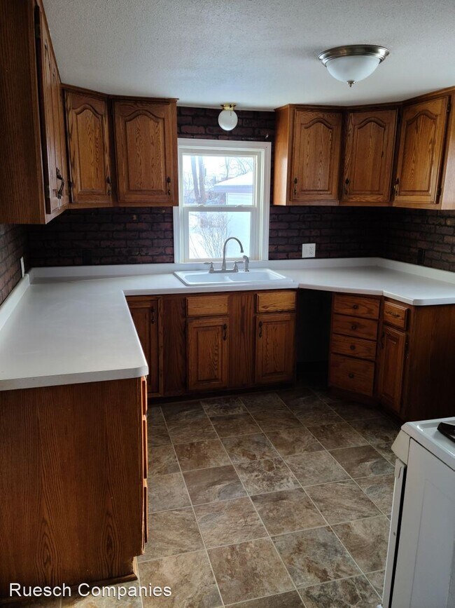 Building Photo - 3 br, 1 bath House - 1981 6th Street South