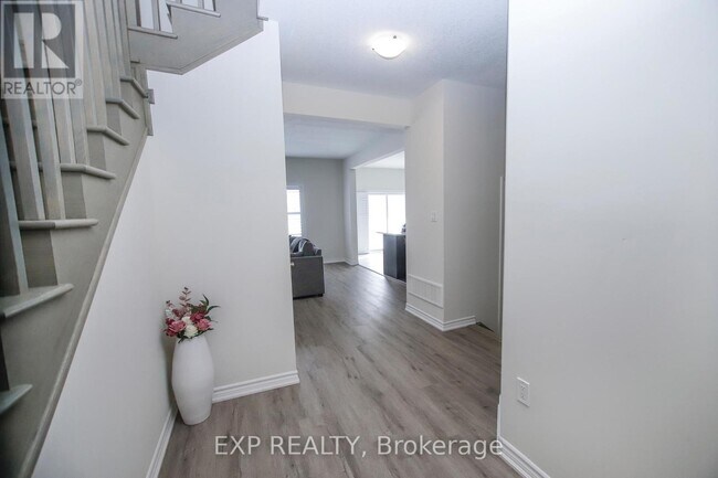 Photo du bâtiment - 295 McEachern Ln