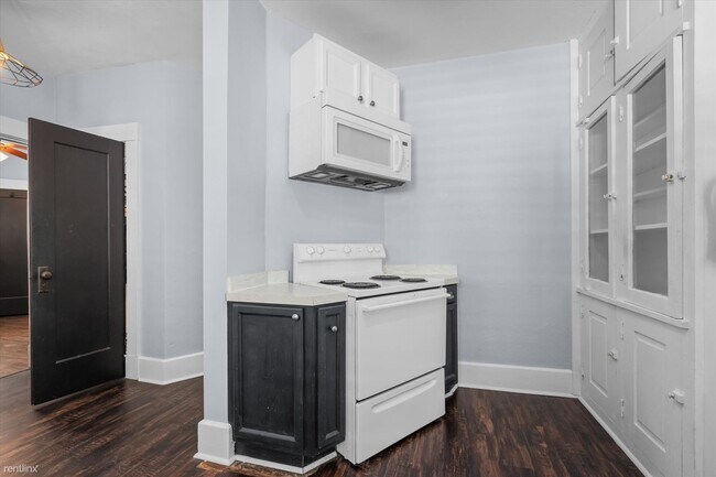 Foto del edificio - 2 br, 1 bath Triplex - 23 South Street A