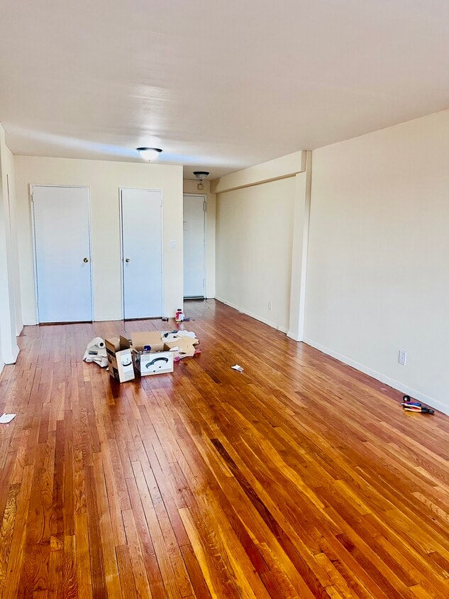 Primary Photo - 68 Croton Ave