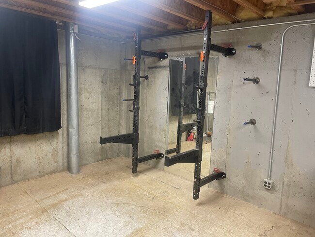 Foto del edificio - 3228 W Girard Ave