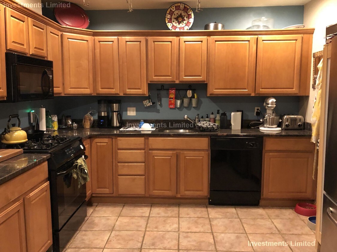 2440 Massachusetts Ave, Cambridge, MA 02140 Rentals in Cambridge at