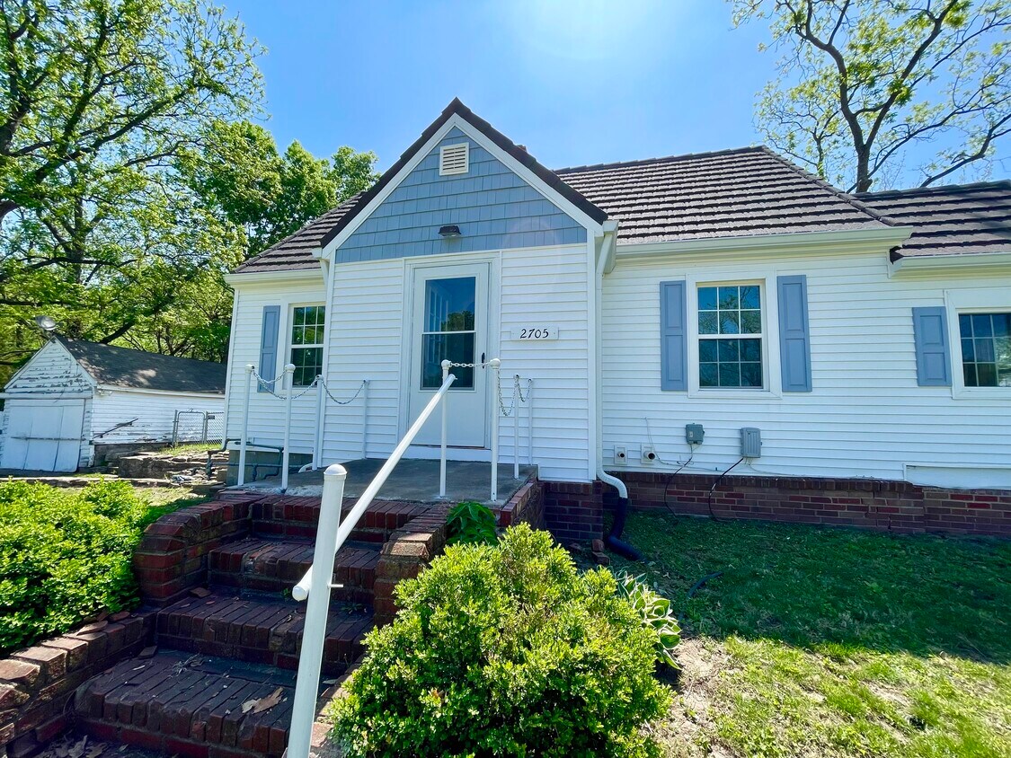 2705 S Santa Fe Rd, Independence, MO 64052 House for Rent in