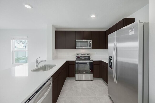 Building Photo - 6676 SW 81st Loop