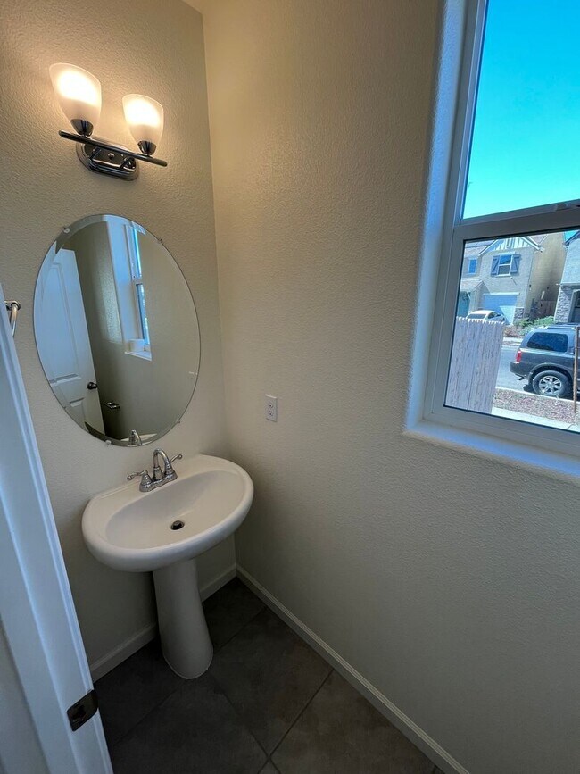 Foto del edificio - Price DROP