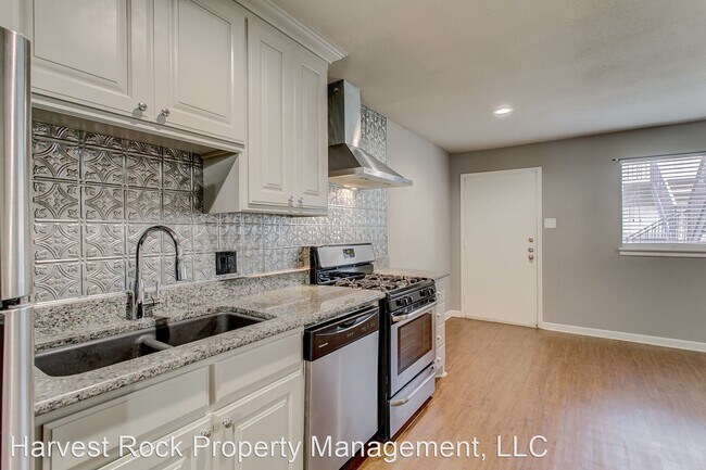 Building Photo - 3125 S University Dr