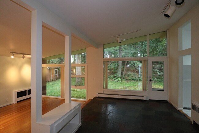 Building Photo - 36 Harmony Hill