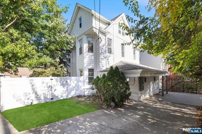 Foto del edificio - 46 Garden Pl