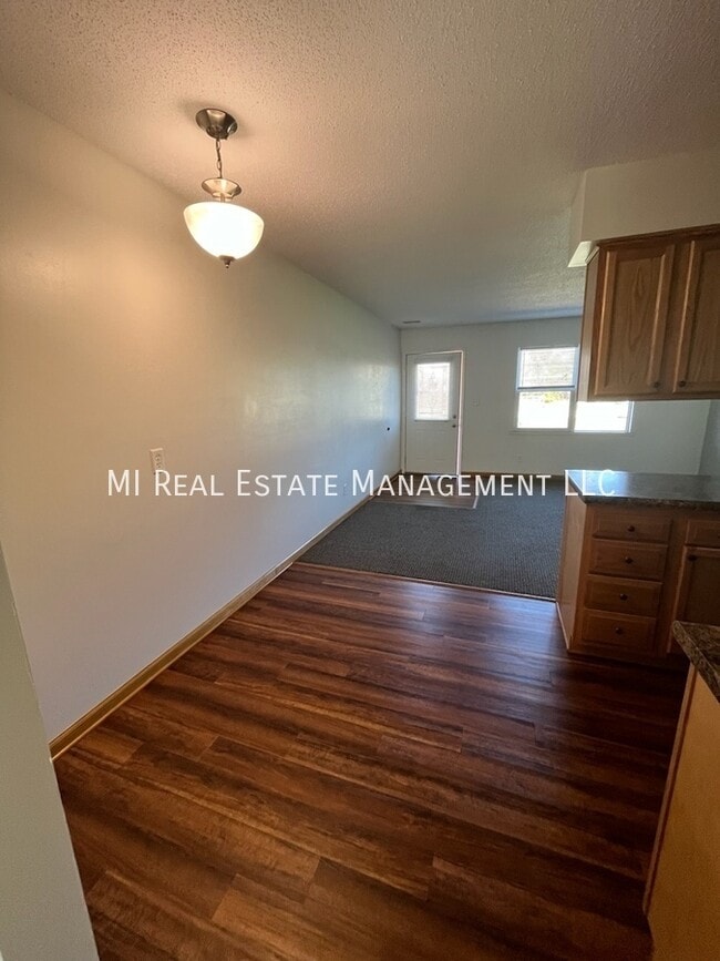 Building Photo - 7613 48th Ave