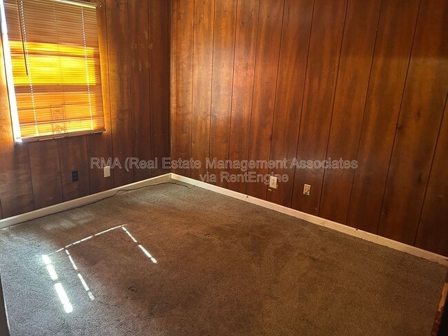 Foto del edificio - 210 E Chappell St