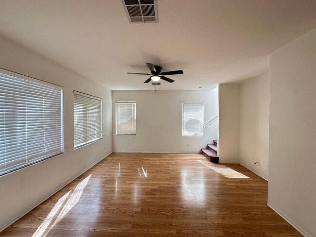 Building Photo - 3 Bedroom, 2.5 Bath, 2 Car garage