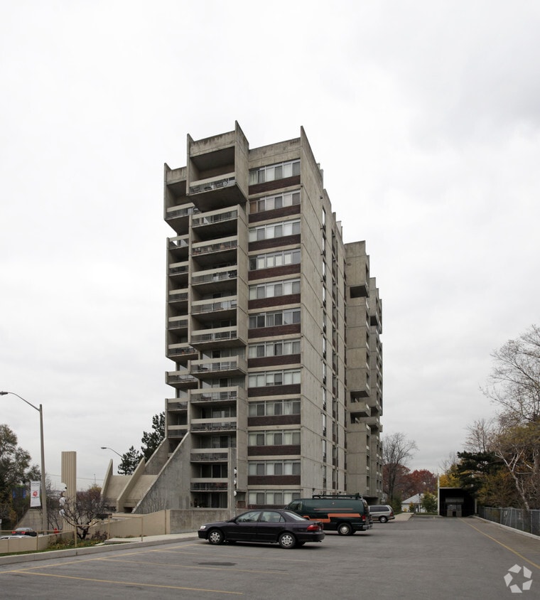 Oak Hill Apartments 20 Speers Rd Oakville, ON