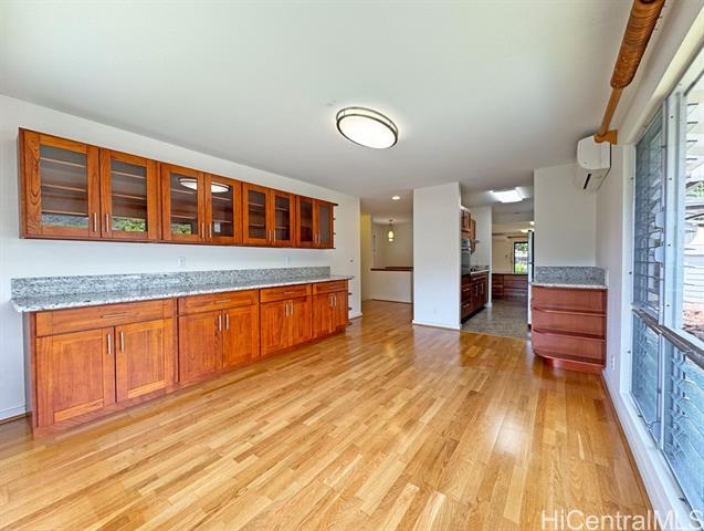 Building Photo - 1660 Onipaa St