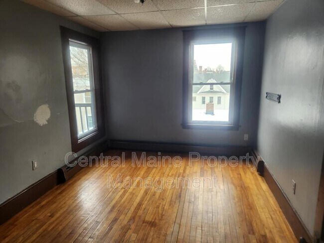 Building Photo - 131 Horton St