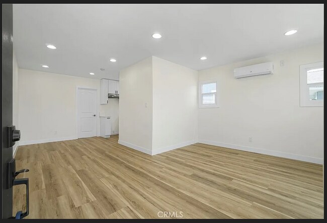 Foto del edificio - 200 N Willow Ave