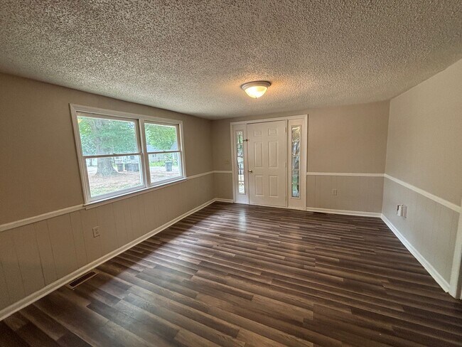Foto del edificio - 907 Skyland St