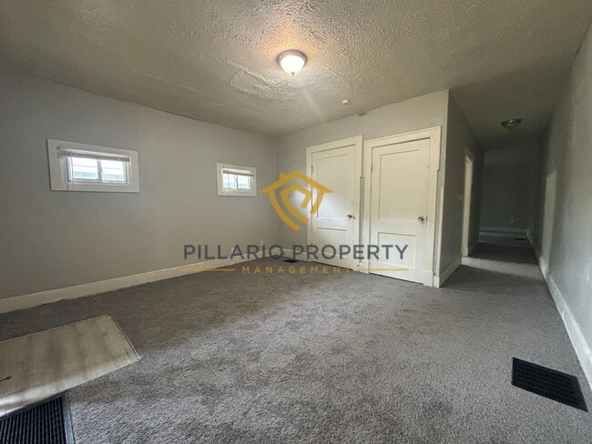 Foto del edificio - 1411-1413 N Pershing Ave