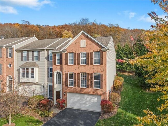 Building Photo - 700 Bush Dr