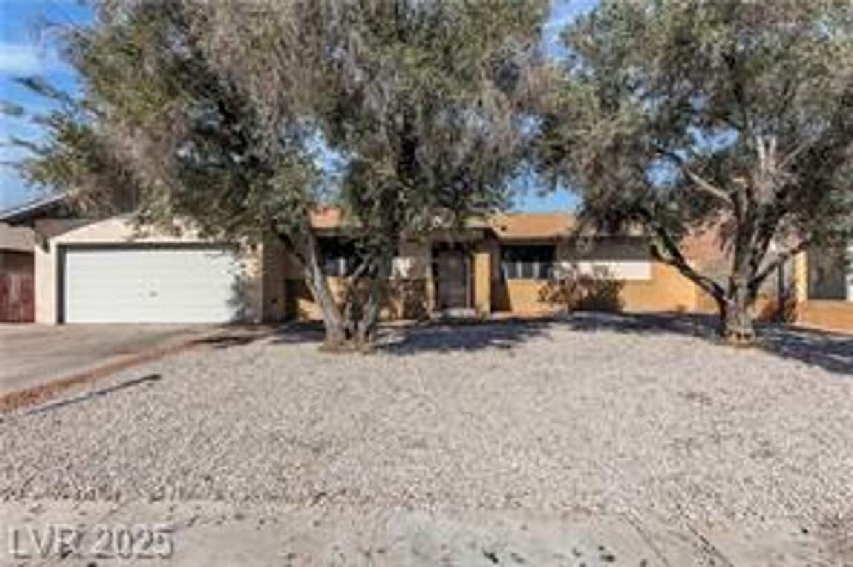 Foto principal - Spacious Single Story Home Near Sahara/Eas...