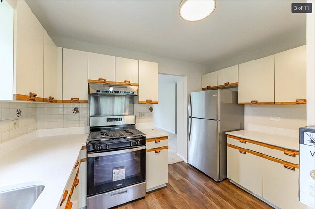 Building Photo - 167 E Fabish Dr