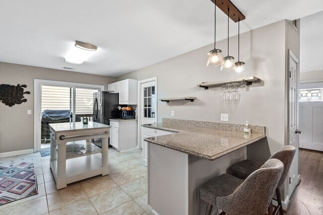 Foto del edificio - 4 Bedroom Home in Virginia Beach