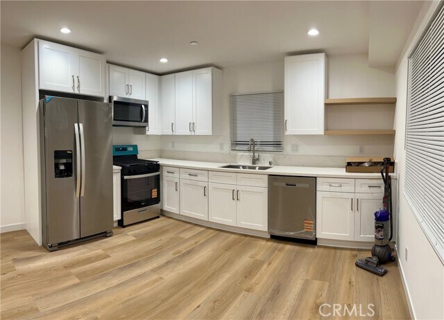 Foto del edificio - 18654 Runnymede St