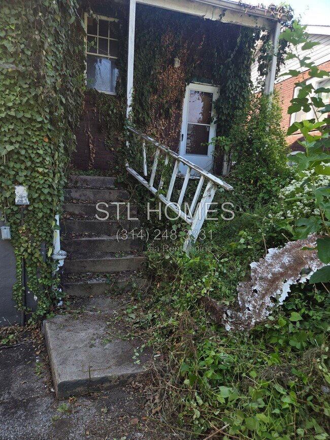 Foto del edificio - 3422 Lucas and Hunt Rd