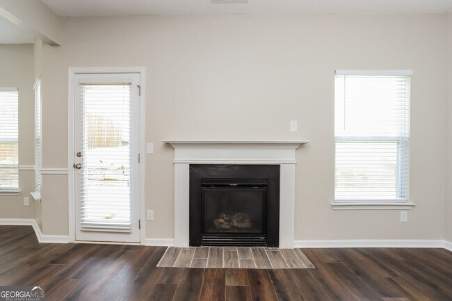 Foto del edificio - 1565 Tigris Ct