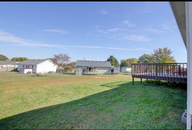 Building Photo - 1065 Bobcat Dr