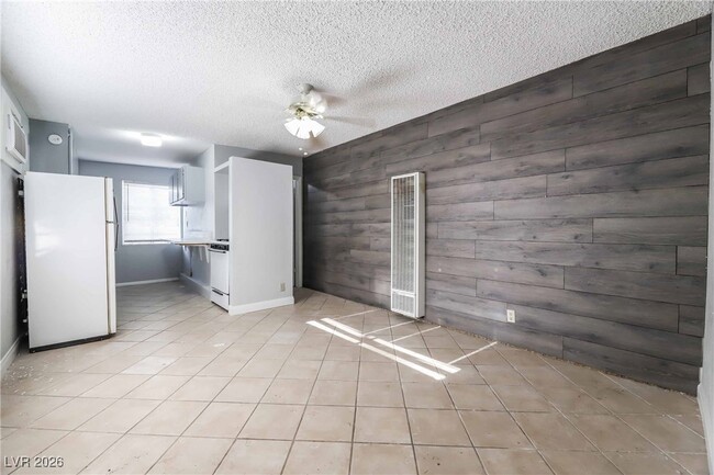 Building Photo - 307 Regina Way