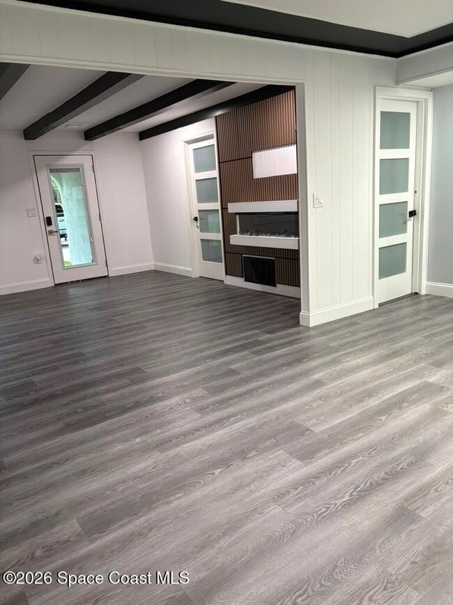 Foto del edificio - 6050 Mangrove St