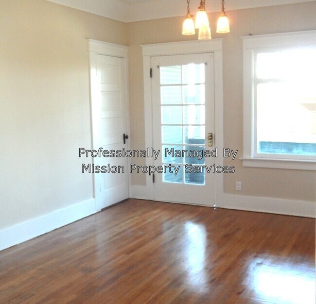 Building Photo - 1511 1/2 Bellevue Ave