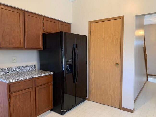 Building Photo - 620 Laurel Oak Ct