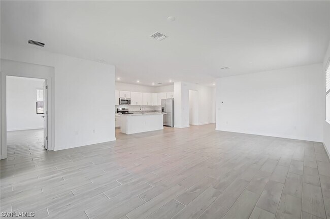 Building Photo - 13907 Hunter Oak Dr