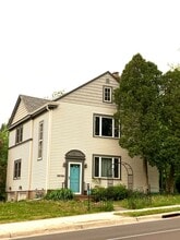 Building Photo - 201 N 21st Ave E