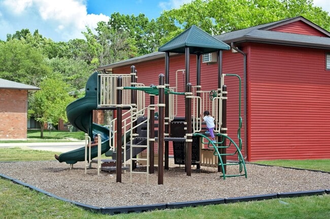 Building Photo - Kingston Square Apartments