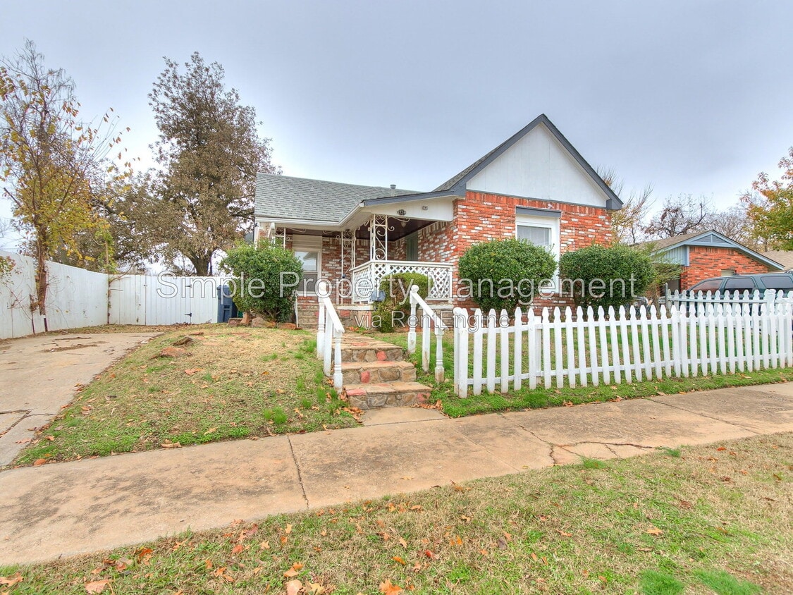 Photo - 1728 Northeast Euclid Street