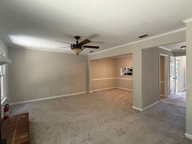 Building Photo - Townhouse In Virginia Beach