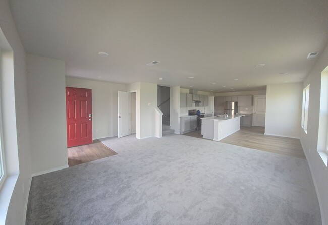 Foto del edificio - Brand-New 4-Bedroom Townhouse in Hayden Ca...