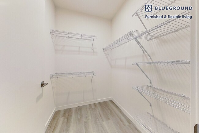 Foto del edificio - 2600 Lawrence St