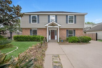 Building Photo - 11319 Briar Forest Dr