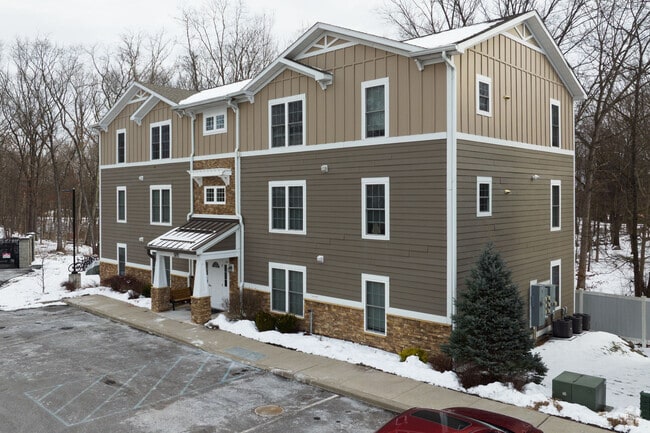 Building Photo - Trailview Place