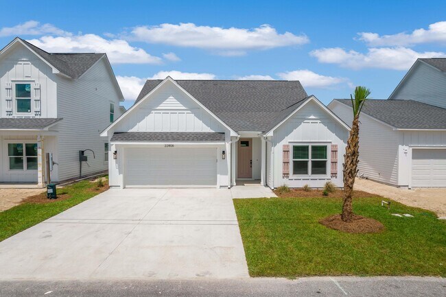 Building Photo - 22806 Lakeview Dr