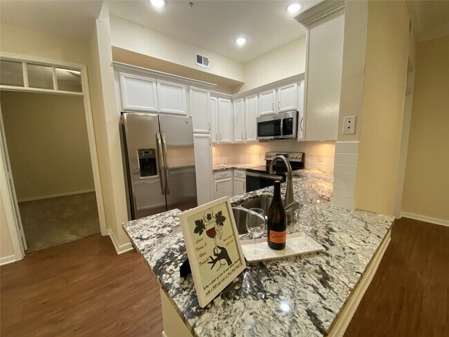 Foto del edificio - 1901 Post Oak Park Dr