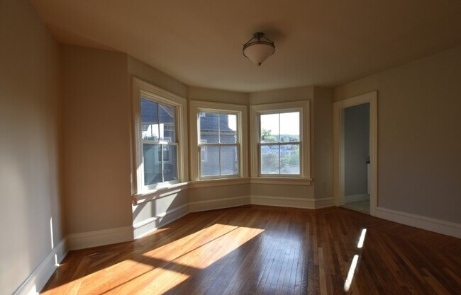 Bedroom - 92 Midland Ave