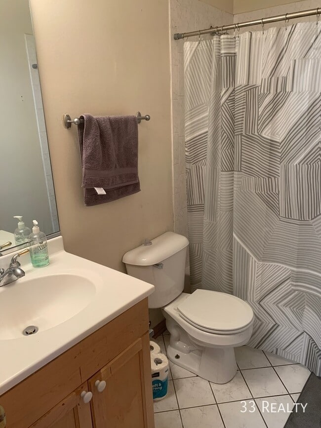 Photo - 1316 N Rockwell-2 Apartment