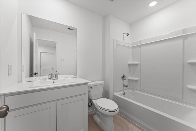 Foto del edificio - 6406 Breakaway Grv Dr
