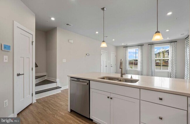 Foto del edificio - 42627 Burbank Terrace