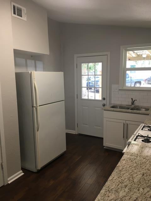 Foto del edificio - 1405 Bob Harrison St